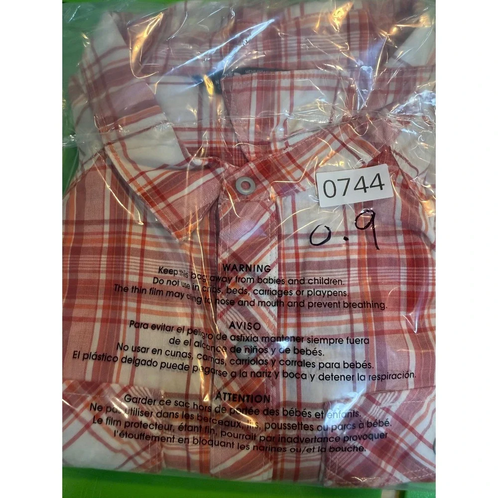 The North Face Mens XL Red Plaid Short Sleeve Snap Front Hiking Shirt Outdoor